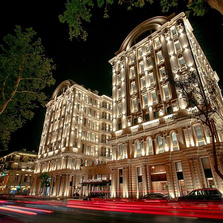 Hotel Intercontinental Baku By Ihg Esterno foto The hotel at night