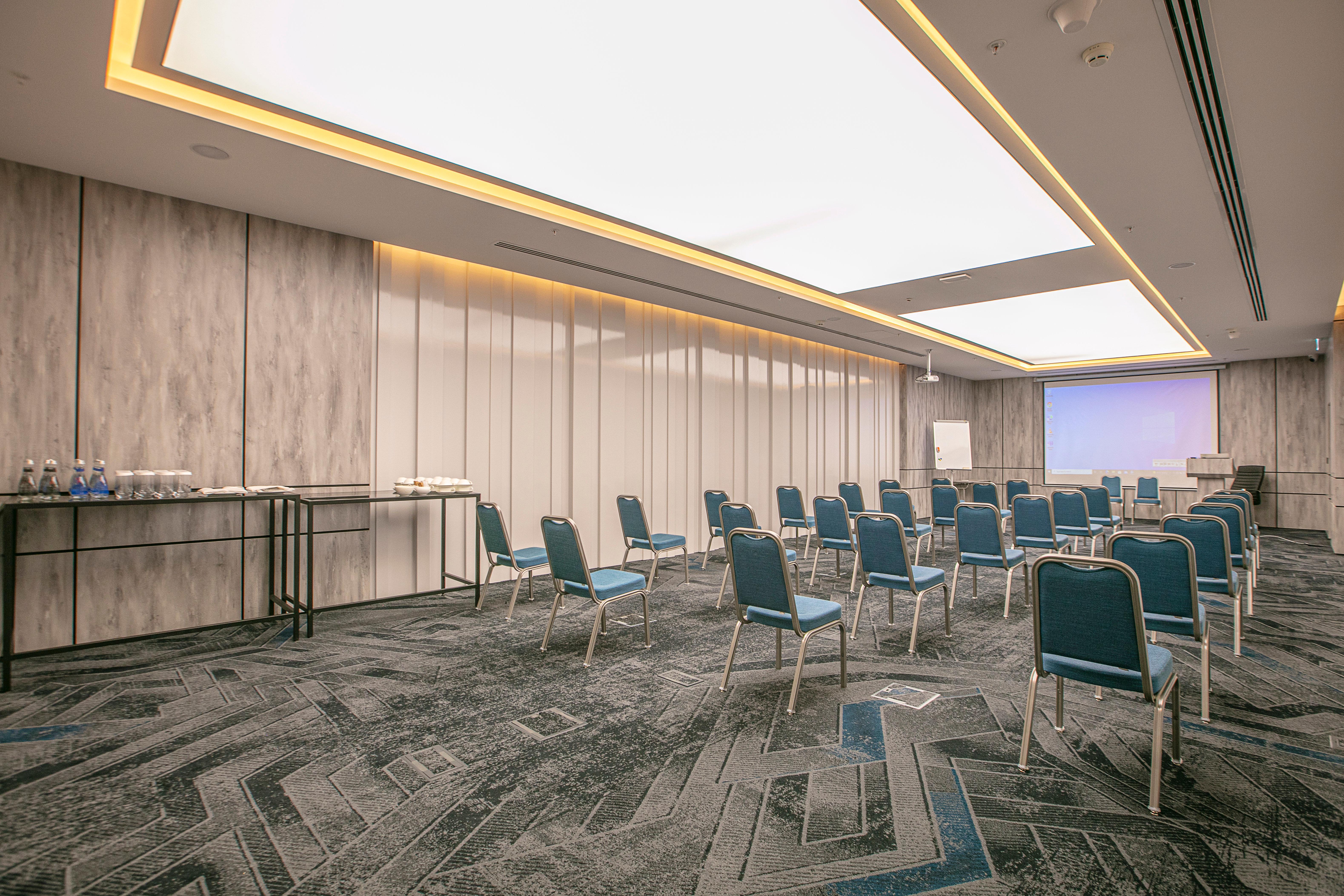 Hotel Intercontinental Baku By Ihg Esterno foto Meeting room