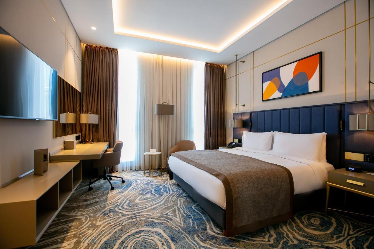 Hotel Intercontinental Baku By Ihg Esterno foto Deluxe Room