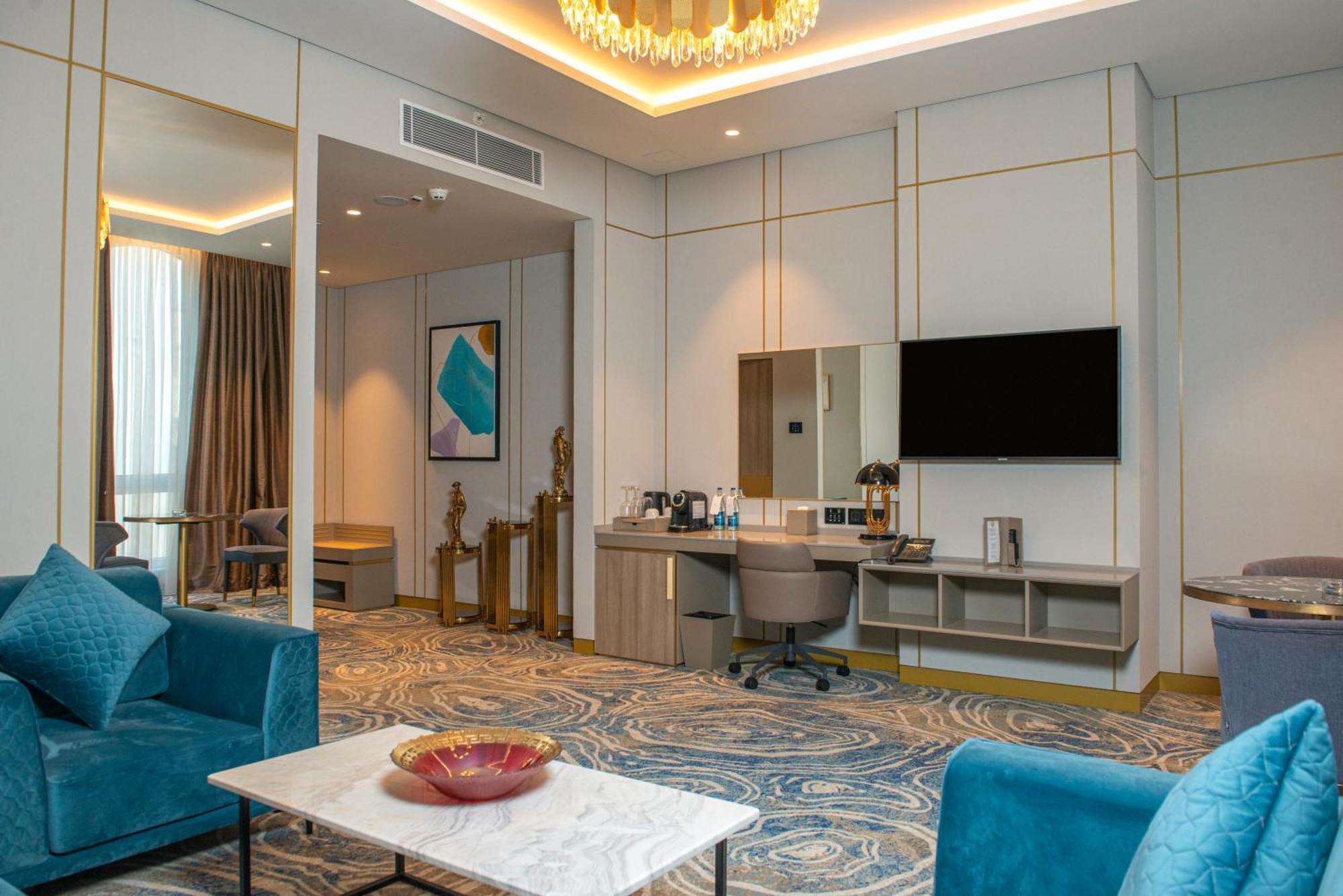 Hotel Intercontinental Baku By Ihg Esterno foto Suite