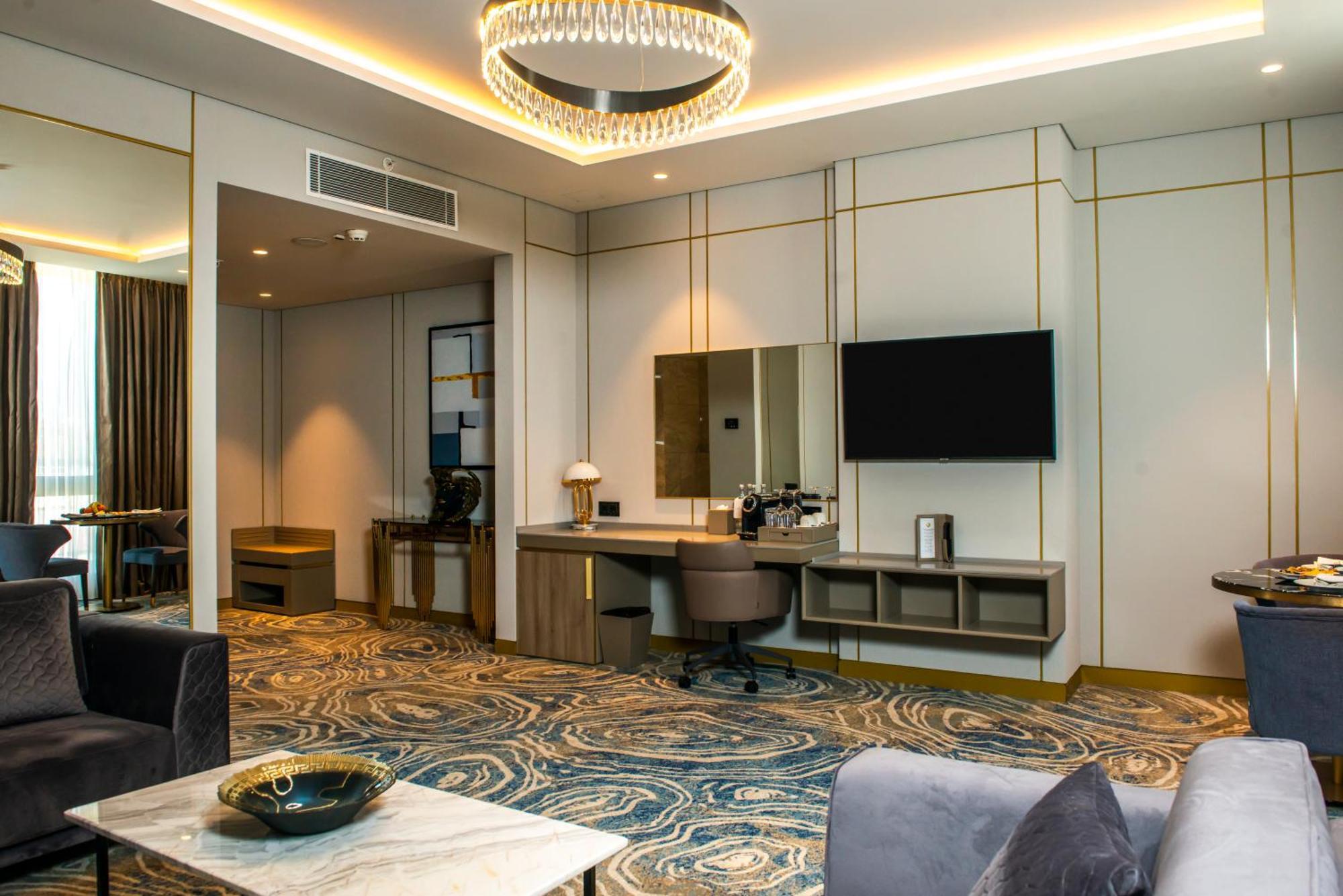 Hotel Intercontinental Baku By Ihg Esterno foto Suite at the hotel