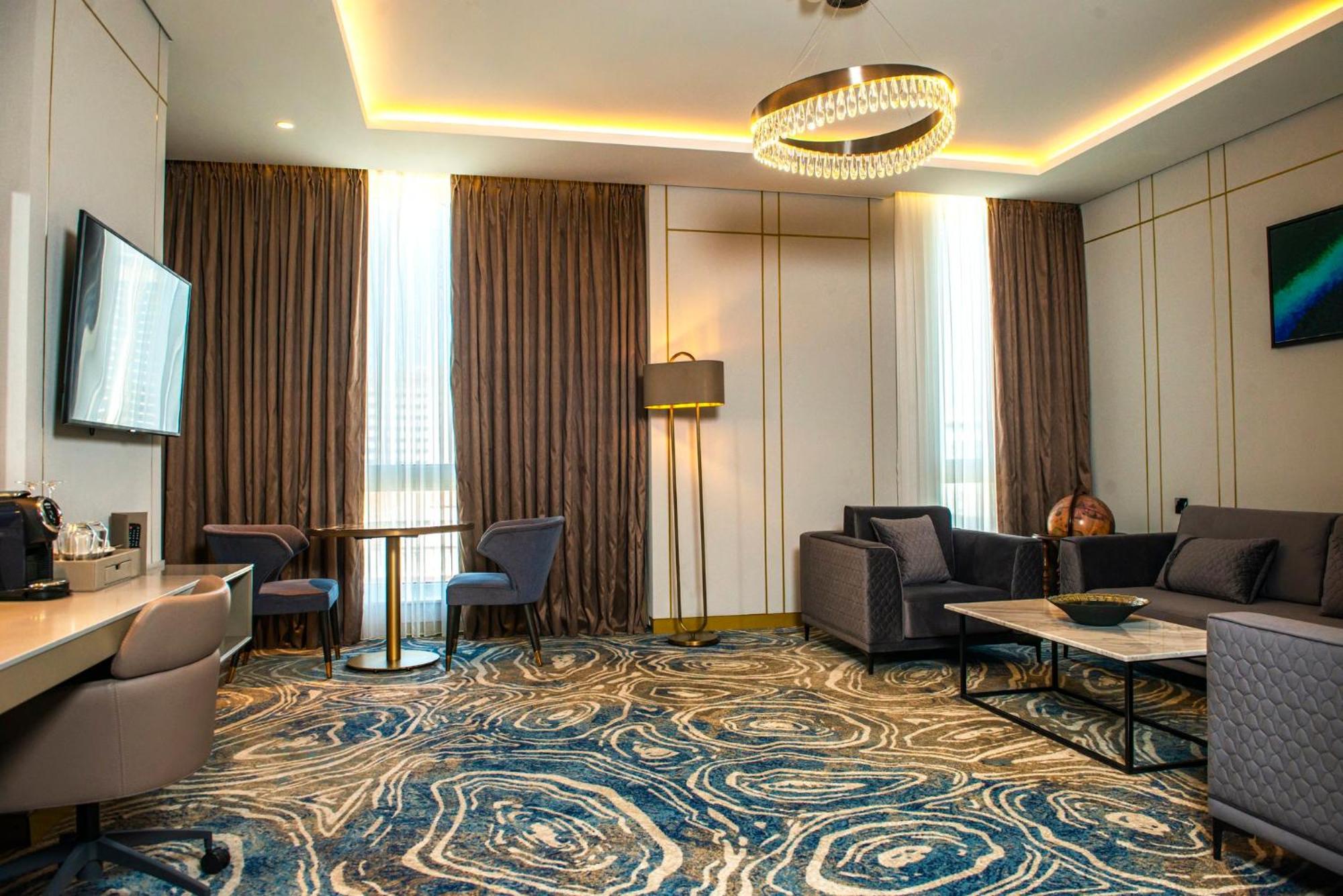 Hotel Intercontinental Baku By Ihg Esterno foto Suite room at the hotel